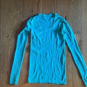 lululemon athletica Aqua Long Sleeve Top